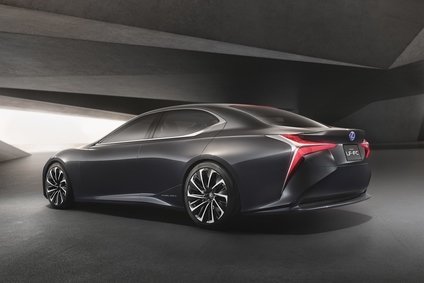 TOKYO SHOW: Lexus reveals fuel cell LF-FC prototype