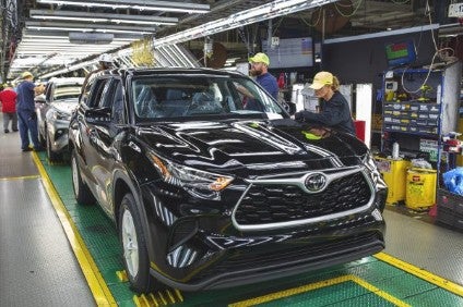 Toyota leads international auto business in 2021