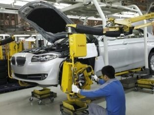 China sales fall for eighth consecutive month