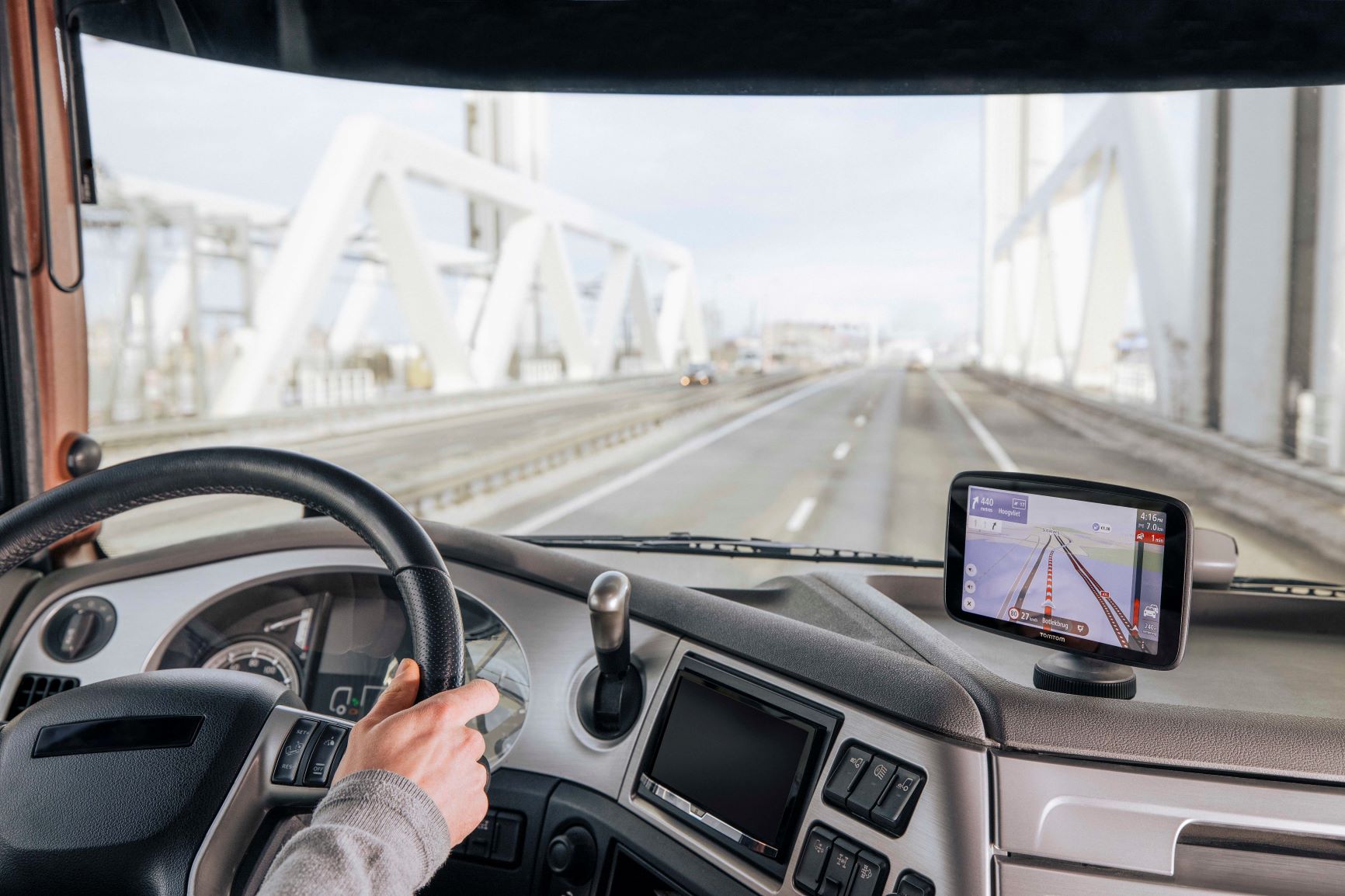 aanwijzing Beschrijving dichters TomTom launches navigator specially designed for truck drivers - Just Auto