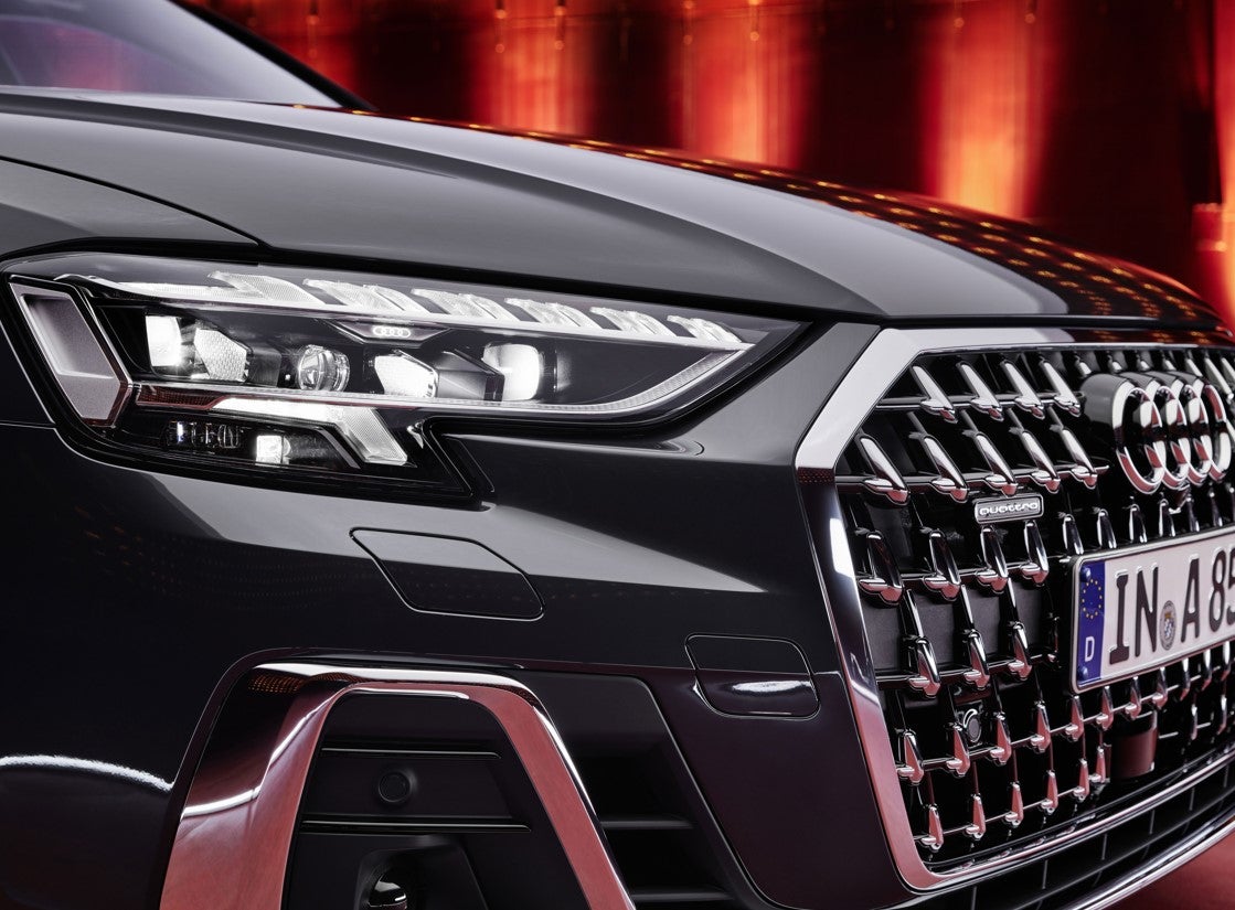 etnisk åndelig Alfabet Audi adds 'digital matrix' LED headlights and OLED rear lights to A8 - Just  Auto