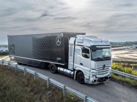 Mercedes plans production fuel cell trucks by end decade