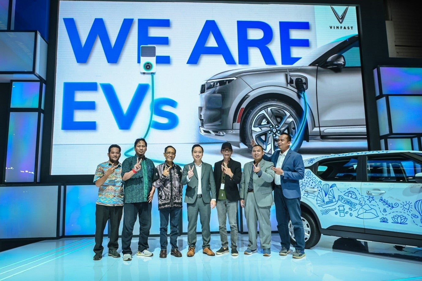 VinFast akan mengirimkan 600 kendaraan listrik kepada pelanggan bisnis di Indonesia