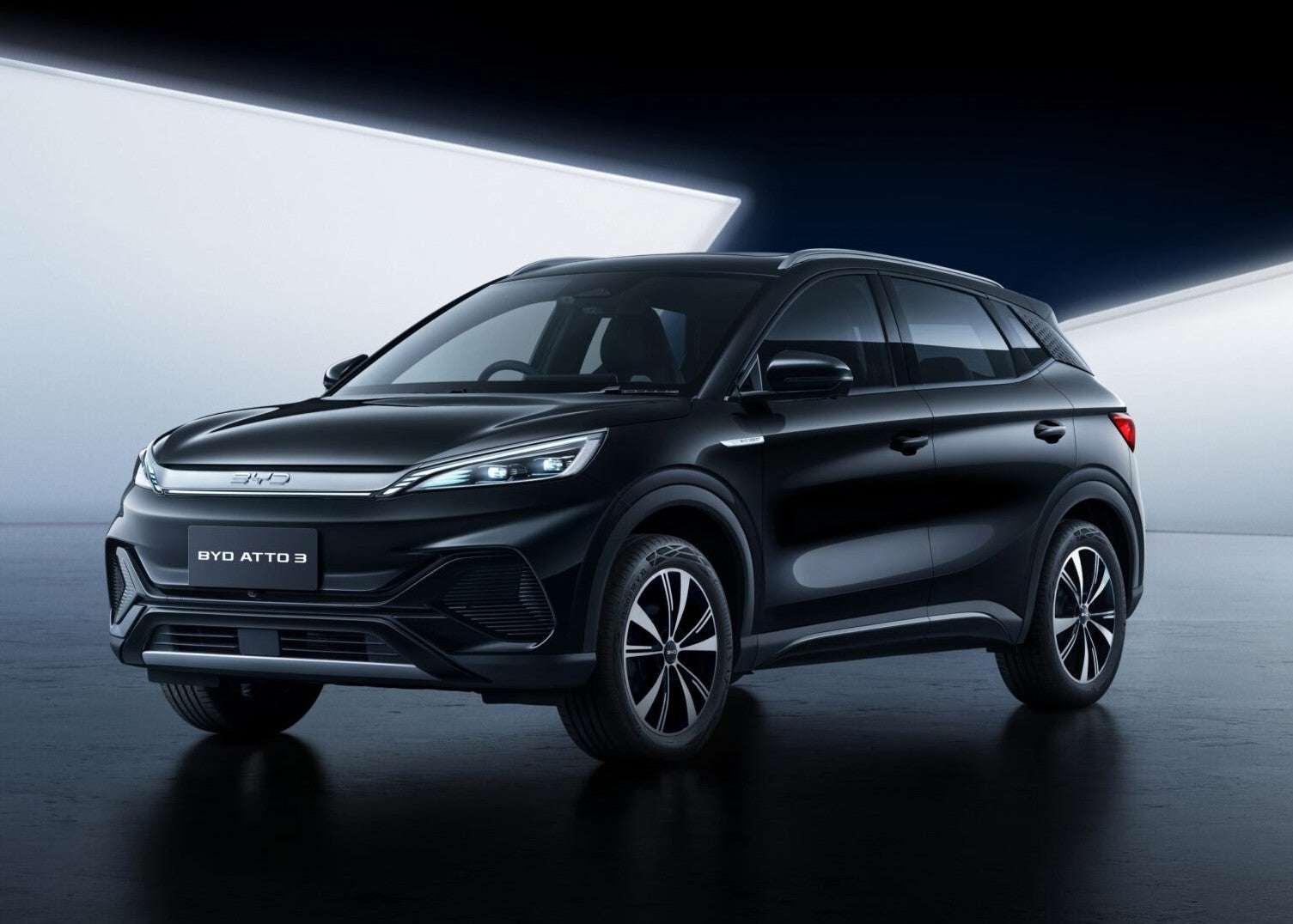 Singapore vehicle sales surge 21% in 2025