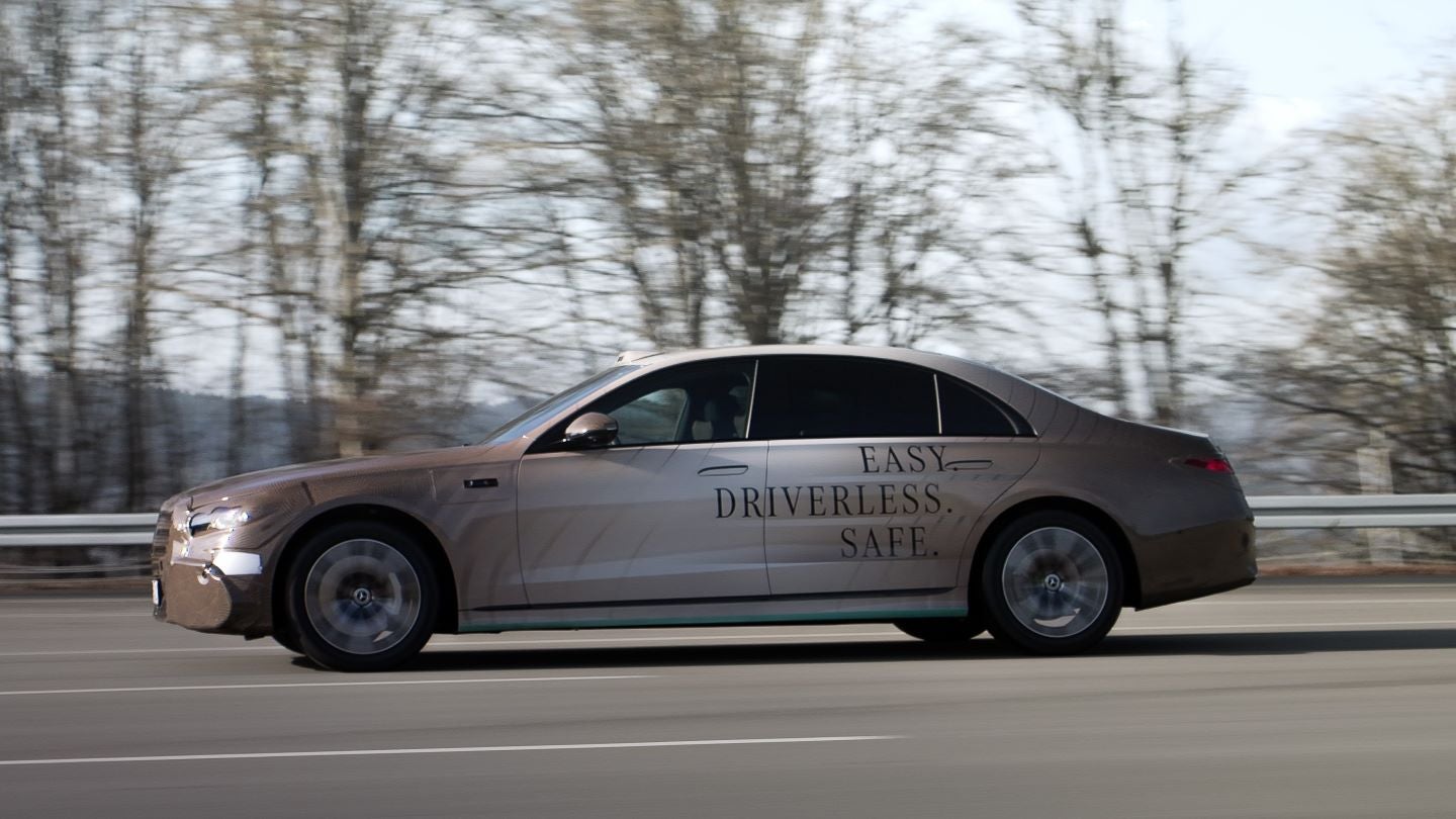 Mercedes-Benz builds S-Class robotaxi partnerships